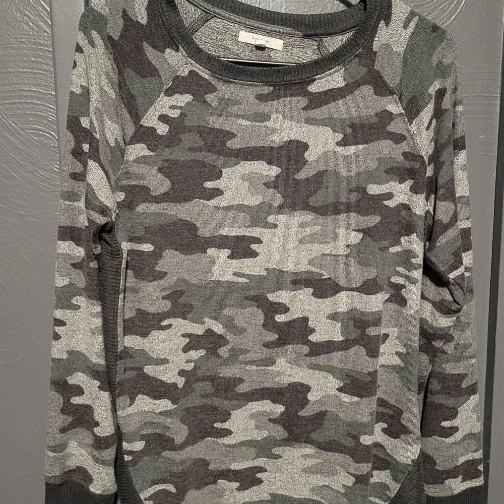 Maurices Gray Camouflage Women's Sweater
